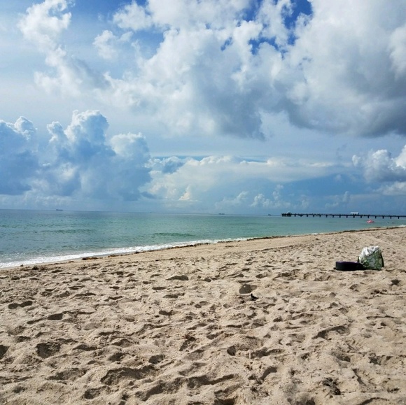 Meet your Posher, Claudia - Picture 1 of 1